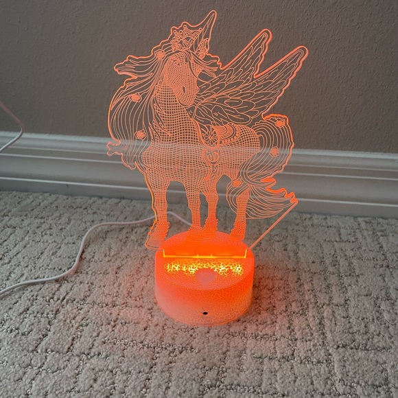 Unicorn night light multi color with remote - Picture 1 of 4